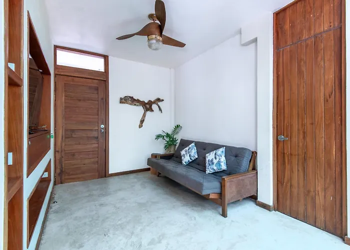 Private Jungle With Full Kitchen & Pool Access